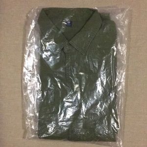Uniqlo Army Green Long-sleeved Button Down Shirt for Boys